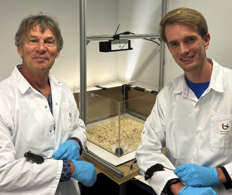 Mathijs B. van der Lei and R. Frank Kooy